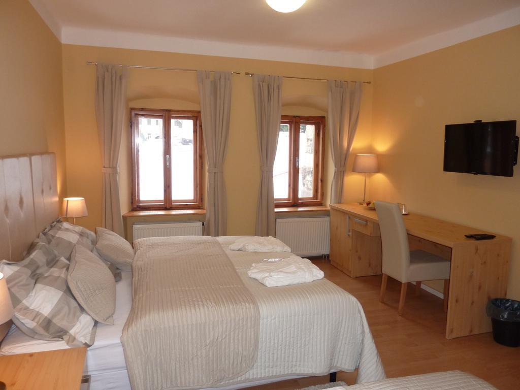 Apartments And Suites Kremnica Room photo