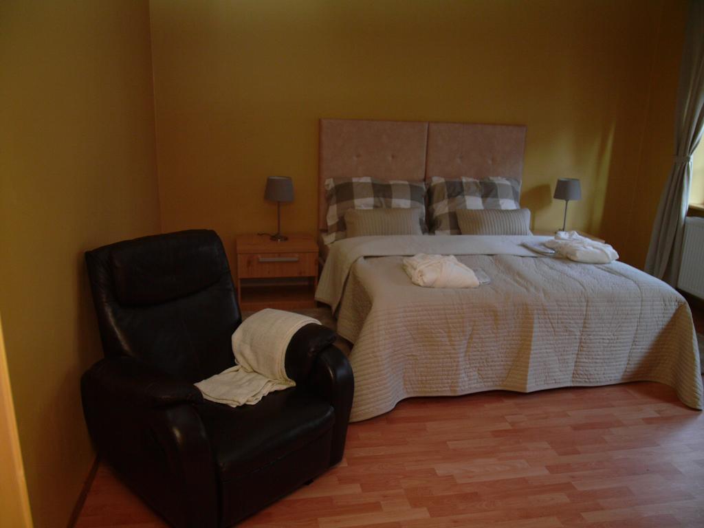 Apartments And Suites Kremnica Room photo