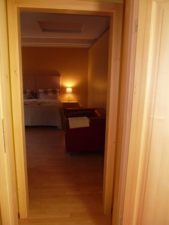 Apartments And Suites Kremnica Room photo
